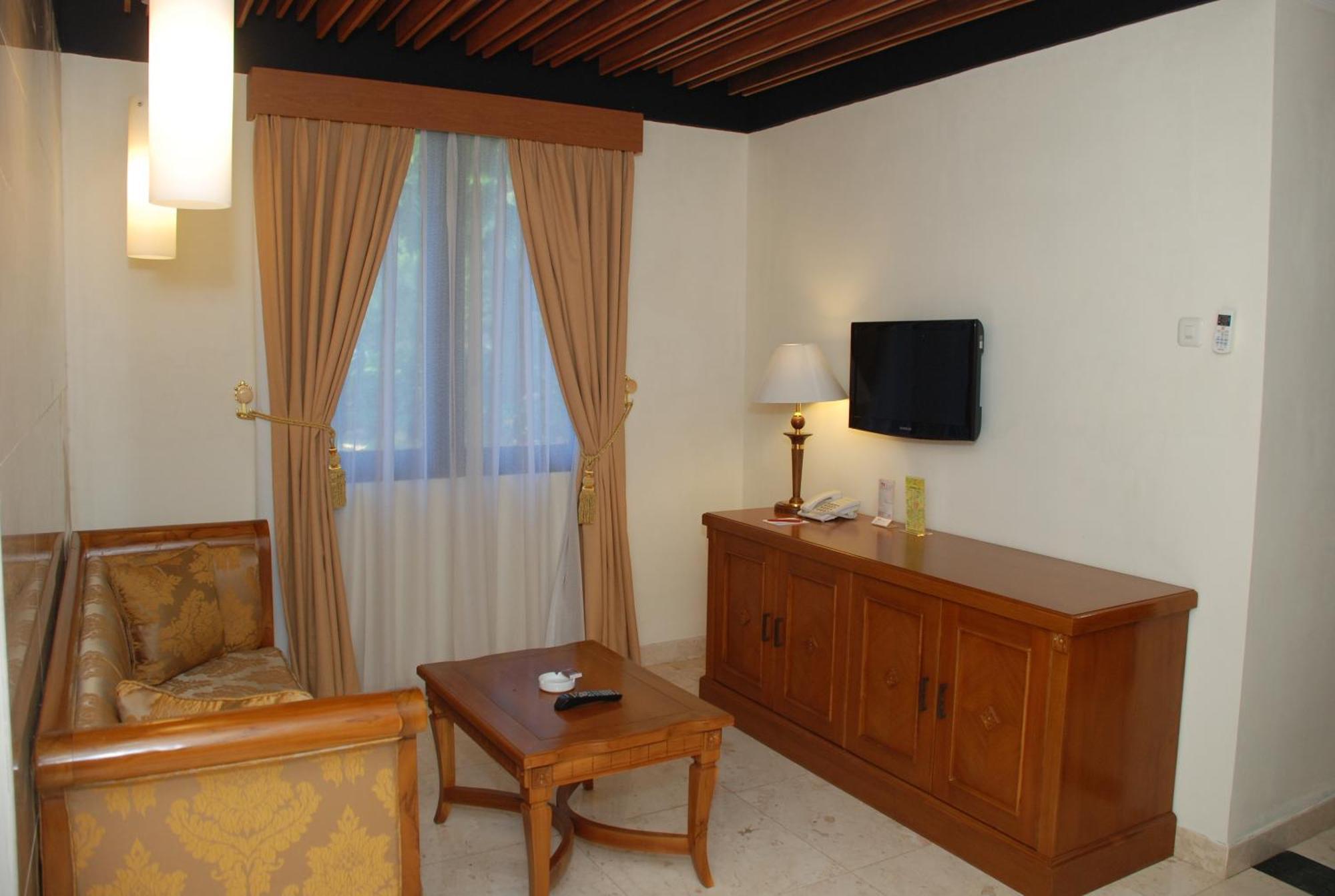 Hotel Sahid Jaya Lippo Cikarang Zimmer foto